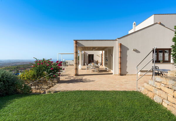 Mirabilia - Tangi, Sicilia: Autumn, Balcony / Terrace / Patio, Building Exterior, Garden, Outdoor, Scenic View, Spring, Summer