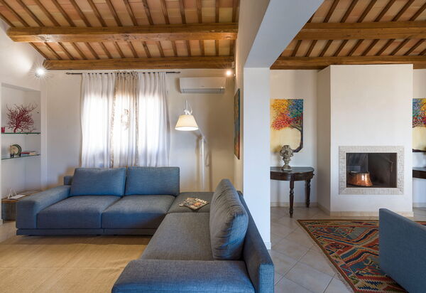 Mirabilia - Tangi, Sicilia: Autumn, Living Room, Spring, Summer