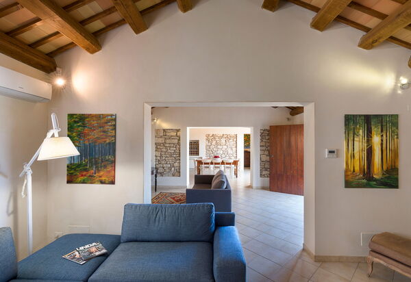 Mirabilia - Tangi, Sicilia: Autumn, Living Room, Spring, Summer