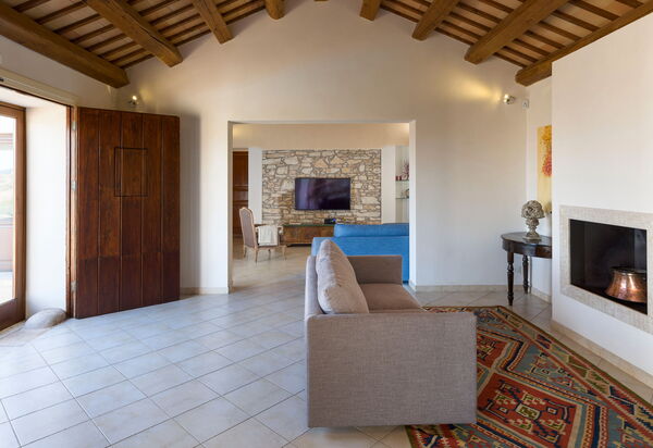 Mirabilia - Tangi, Sicilia: Autumn, Living Room, Spring, Summer