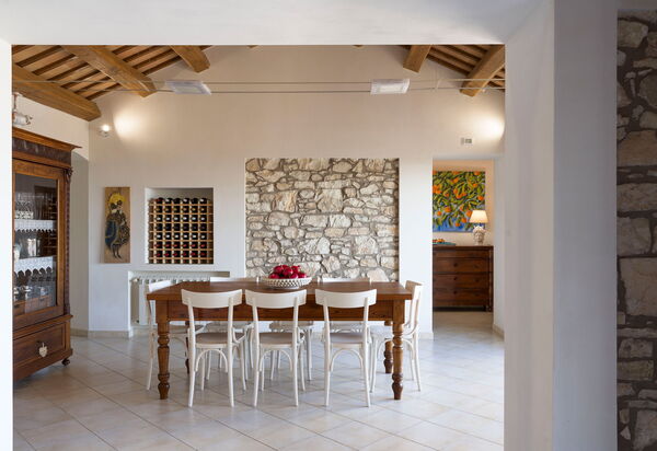 Mirabilia - Tangi, Sicilia: Autumn, Dining Room, Spring, Summer
