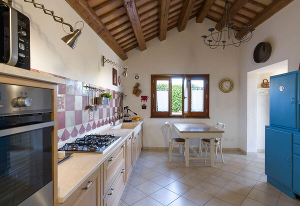 Mirabilia - Tangi, Sicilia: Autumn, Kitchen, Spring, Summer