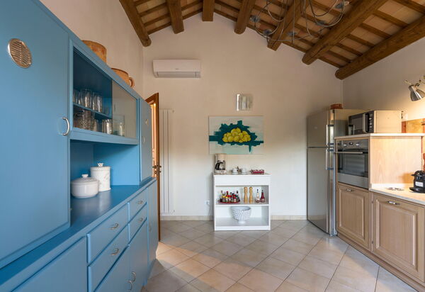 Mirabilia - Tangi, Sicilia: Autumn, Kitchen, Spring, Summer