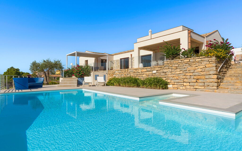 Mirabilia - Tangi, Sicilia: Autumn, Balcony / Terrace / Patio, Building Exterior, Outdoor, Pool, Spring, Summer