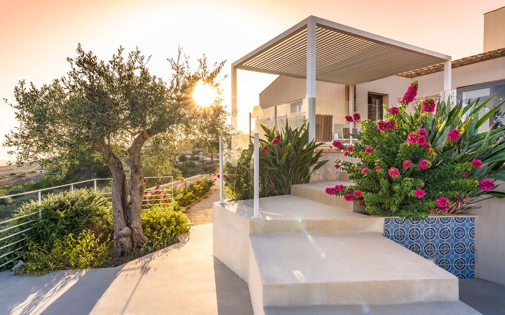 Mirabilia - Tangi, Sicilia: Autumn, Building Exterior, Outdoor, Spring, Summer