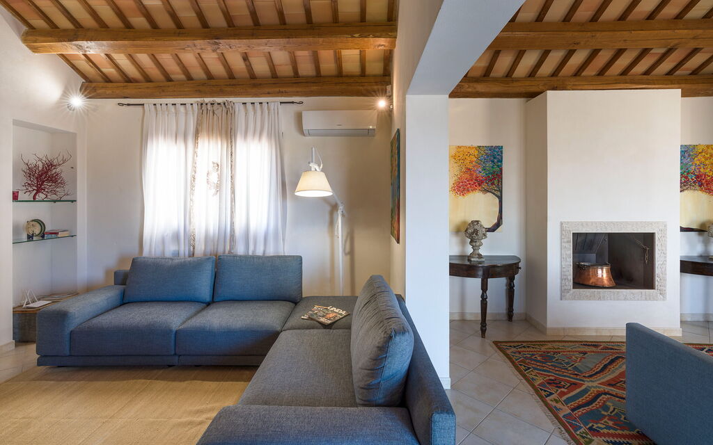 Mirabilia - Tangi, Sicilia: Autumn, Living Room, Spring, Summer