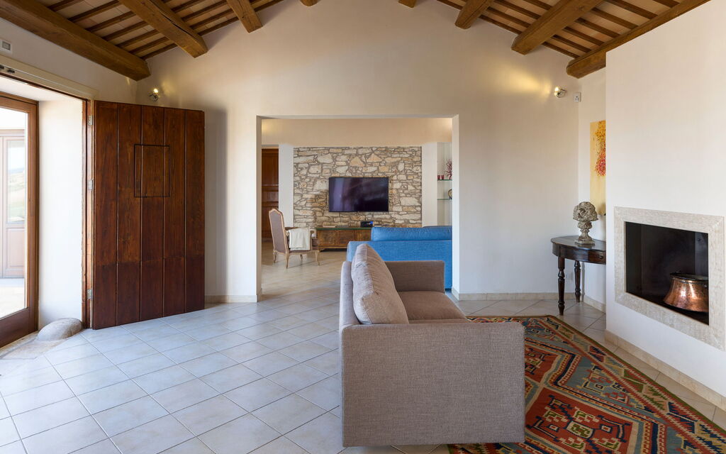 Mirabilia - Tangi, Sicilia: Autumn, Living Room, Spring, Summer