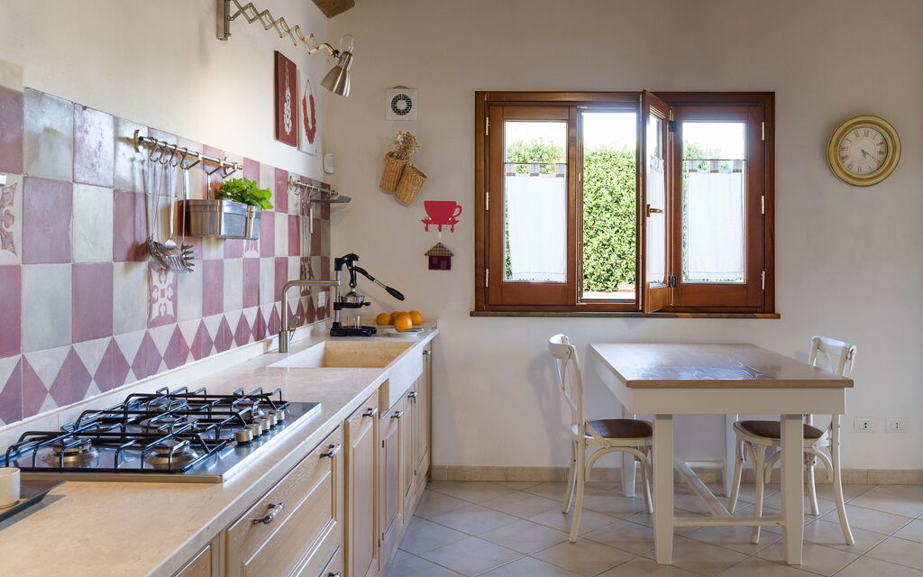 Mirabilia - Tangi, Sicilia: Autumn, Kitchen, Spring, Summer