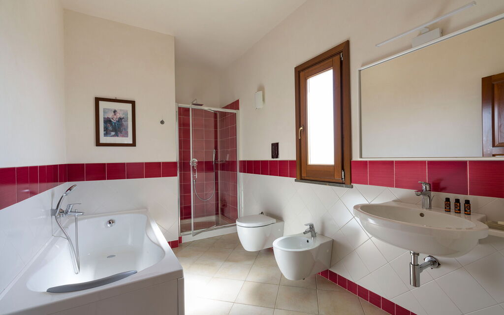 Mirabilia - Tangi, Sicilia: Autumn, Bathroom, Spring, Summer