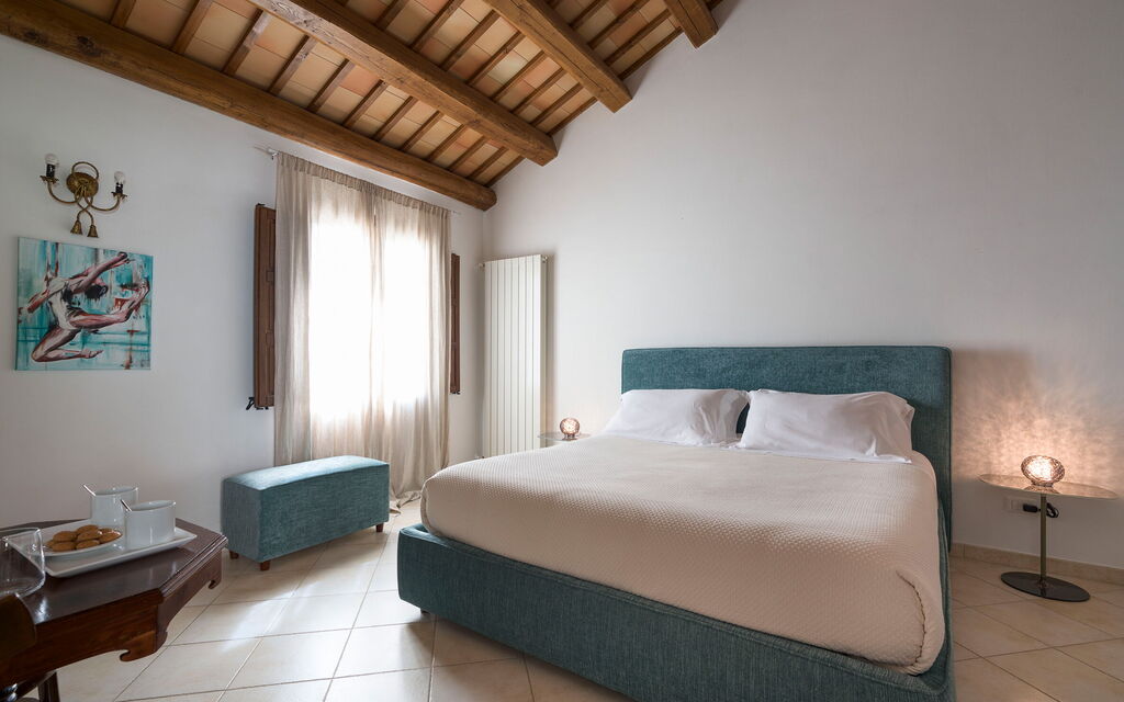 Mirabilia - Tangi, Sicilia: Autumn, Bedroom, Spring, Summer