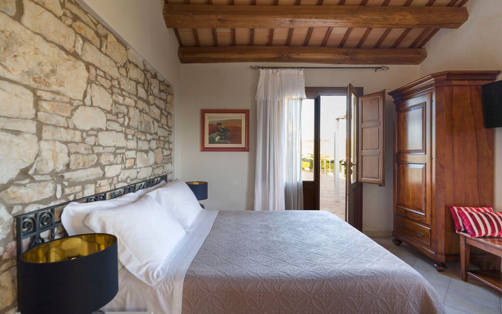 Mirabilia - Tangi, Sicilia: Autumn, Bedroom, Spring, Summer