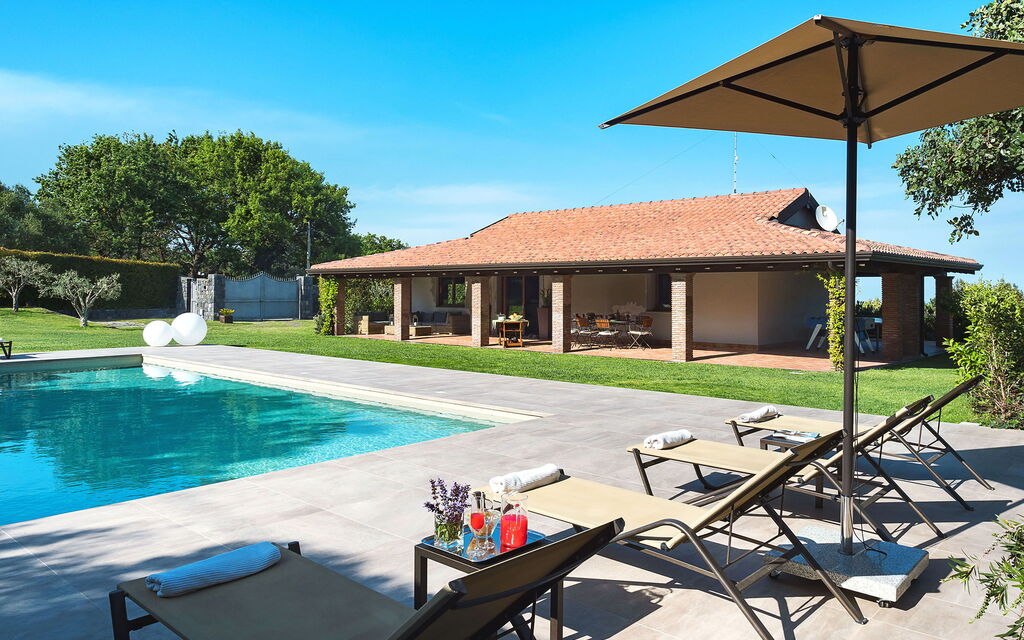 Casa Bedda - Viagrande, Sicilia: Autumn, Balcony / Terrace / Patio, Building Exterior, Garden, Outdoor, Pool, Spring, Summer