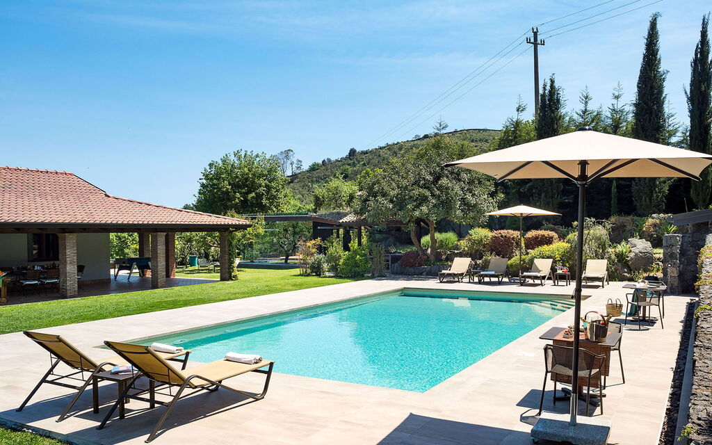 Casa Bedda - Viagrande, Sicilia: Autumn, Balcony / Terrace / Patio, Building Exterior, Garden, Outdoor, Pool, Spring, Summer