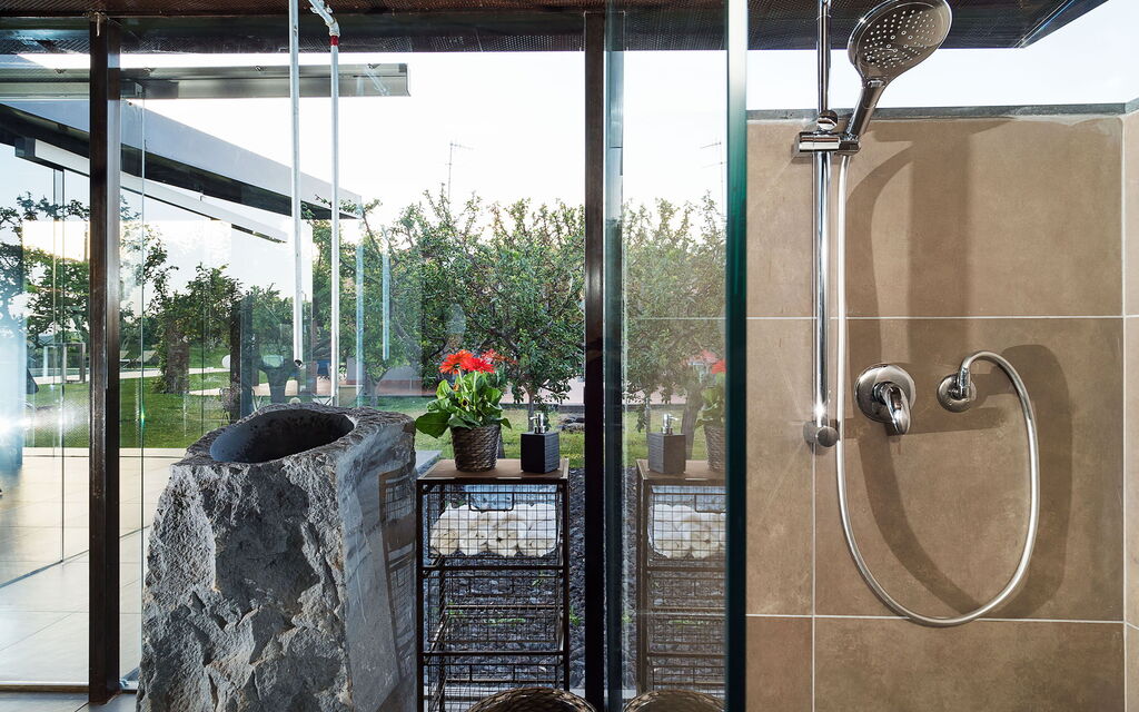 Casa Bedda - Viagrande, Sicilia: Autumn, Bathroom, Outdoor, Spring, Summer