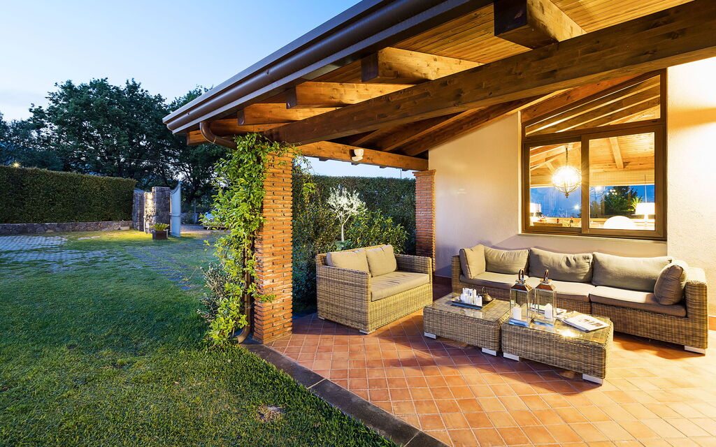 Casa Bedda - Viagrande, Sicilia: Autumn, Balcony / Terrace / Patio, Building Exterior, Garden, Outdoor, Spring, Summer