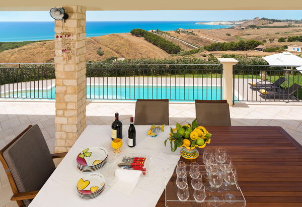 Villa Vistamare - Montallegro, Sicilia: all'aperto, Autunno, Balcone / Terrazza / Patio, Estate, Esterni, Giardino, Piscina, Primavera, Vista Panoramica