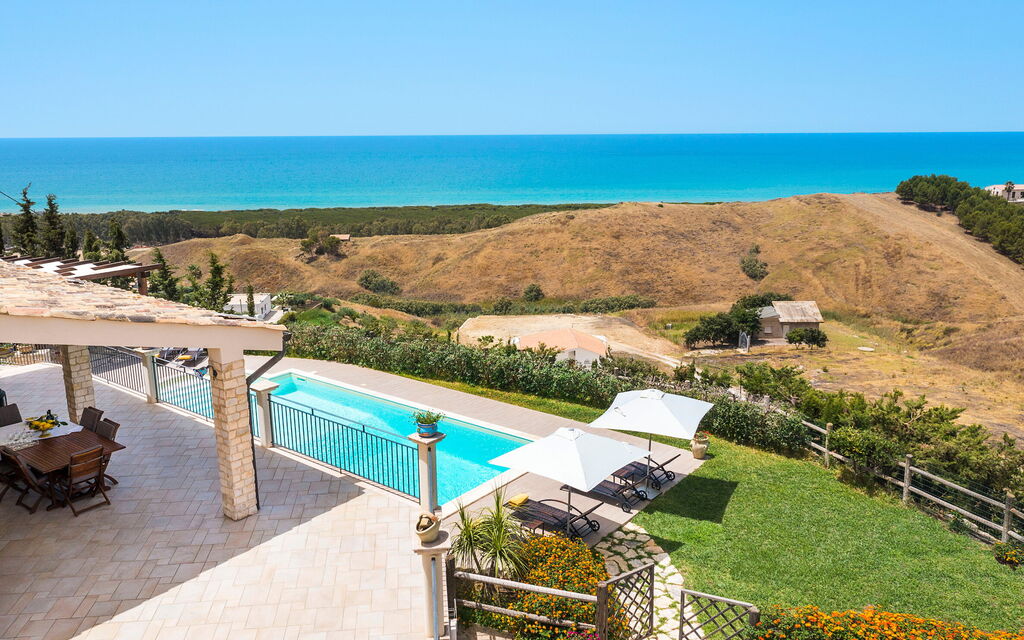 Villa Vistamare - Montallegro, Sicilia: Autumn, Balcony / Terrace / Patio, Building Exterior, Garden, Outdoor, Pool, Scenic View, Spring, Summer