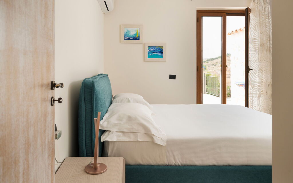 Villa Vistamare - Montallegro, Sicilia: Autumn, Bedroom, Spring, Summer