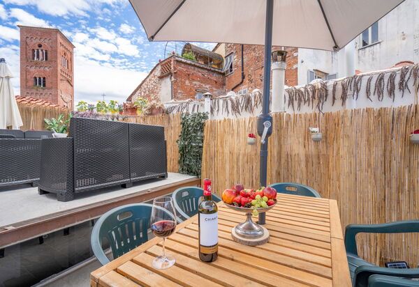 Lucca Old Town Apartment - Lucca, Toscana: Autunno, Estate, Primavera