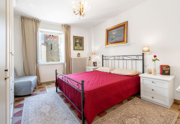 Lucca Old Town Apartment - Lucca, Toscana: Autunno, Camera da letto, Estate, Primavera