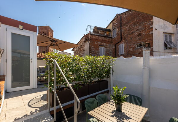 Lucca Old Town Apartment - Lucca, Toscana: Autunno, Balcone / Terrazza / Patio, Estate, Primavera
