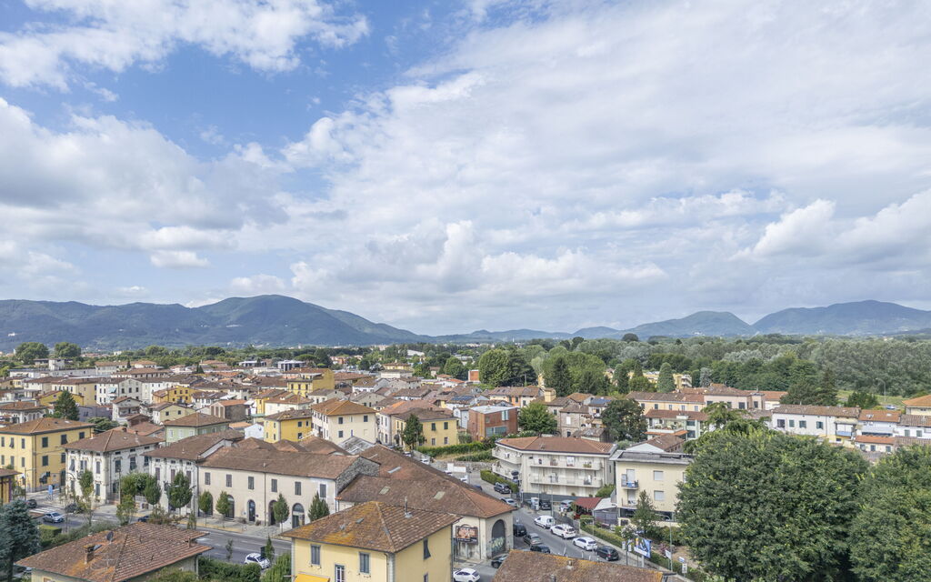 Lucca Old Town Apartment - Lucca, Toscana: Activities, Autumn, Outdoor, Spring, Summer