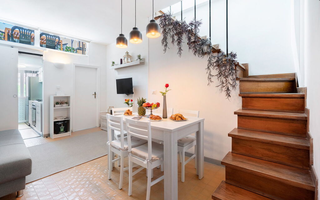 Lucca Old Town Apartment - Lucca, Toscana: Autumn, Living Room, Spring, Summer