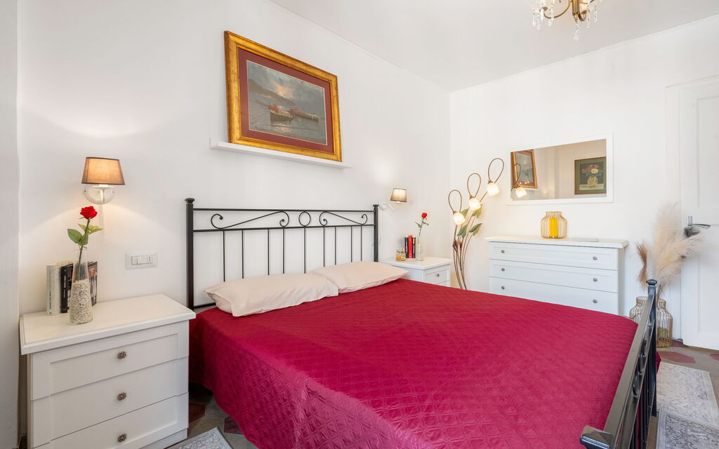 Lucca Old Town Apartment - Lucca, Toscana: Autumn, Bedroom, Spring, Summer