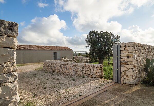 Villa Carmelita - Ragusa, Sicilia: all'aperto, Autunno, Entrata Principale, Estate, Esterni, Primavera