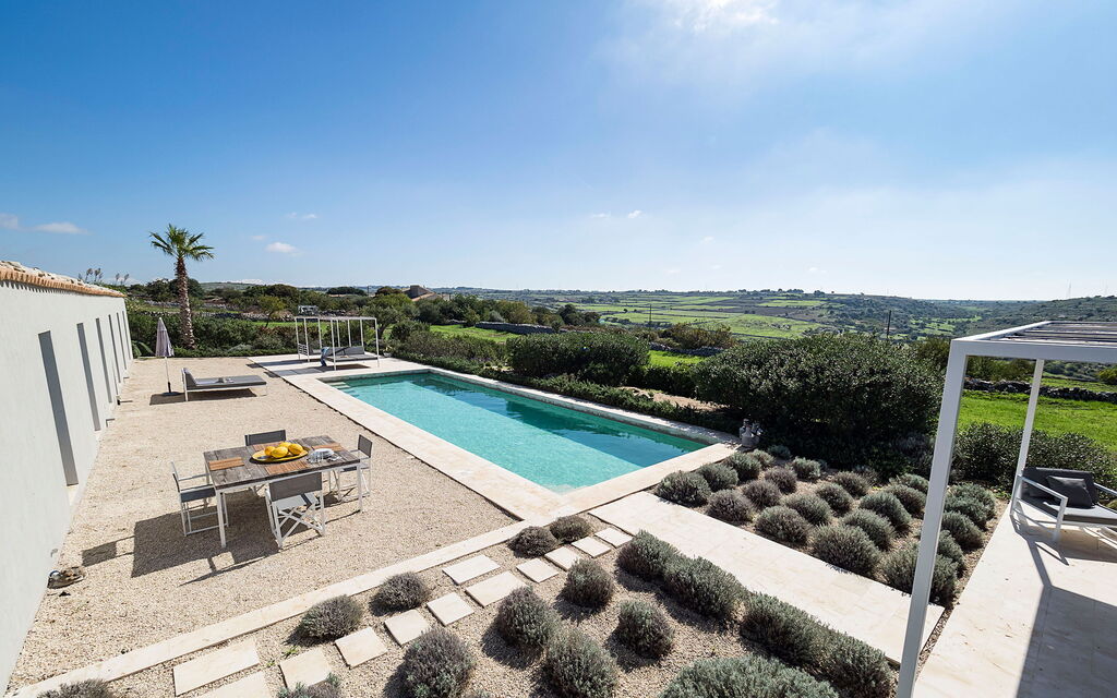 Villa Carmelita - Ragusa, Sicilia: Autunno, Balcone / Terrazza / Patio, Estate, Esterni, Giardino, Piscina, Primavera, Vista Panoramica