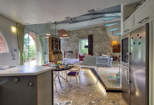 Villa Maestosa - Camaiore, Toscana: Autumn, Kitchen, Spring, Summer