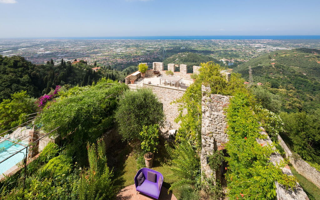 Villa Maestosa - Camaiore, Toscana: all'aperto, Autunno, Balcone / Terrazza / Patio, Estate, Esterni, Giardino, Piscina, Primavera, Vista Panoramica