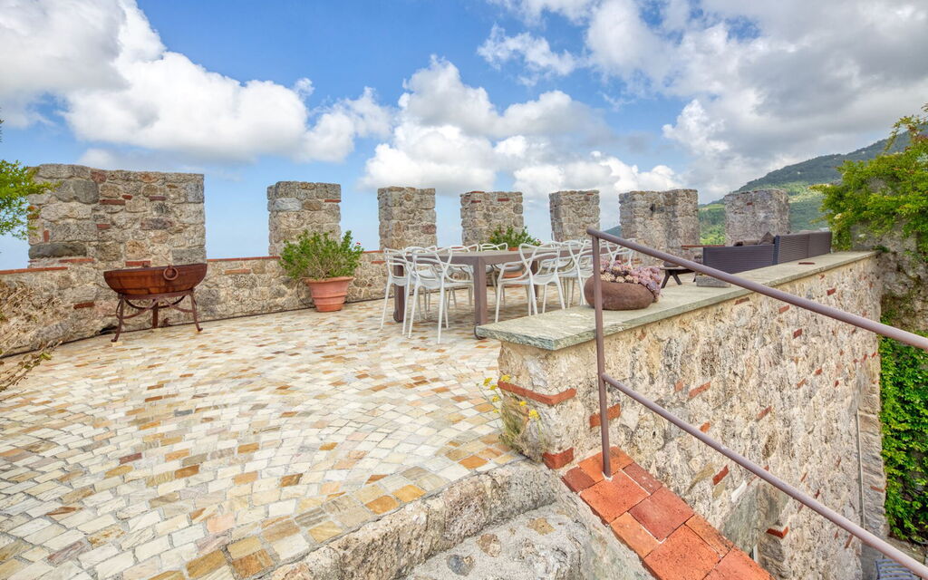Villa Maestosa - Camaiore, Toscana: all'aperto, Autunno, Balcone / Terrazza / Patio, Estate, Esterni, Primavera, Vista Panoramica