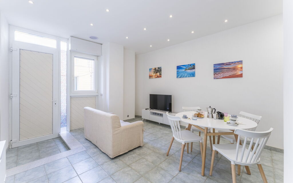 Casa Verdi,near The Beach - Viareggio, Toscana: Autumn, Kitchen, Spring, Summer