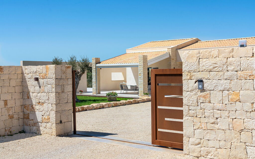 Villa Argento - Rosolini, Sicilia: Autumn, Building Exterior, Main Entrance, Outdoor, Spring, Summer