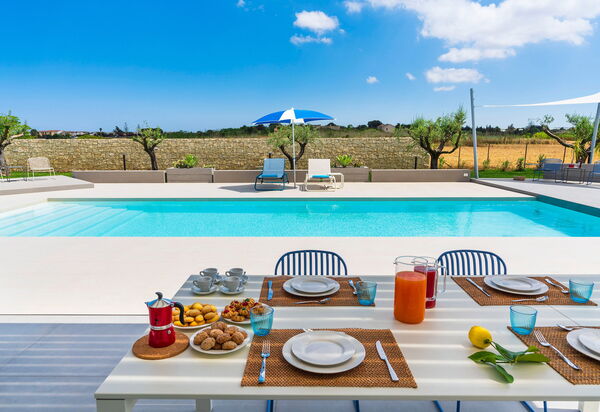 Casa Colori - Noto, Sicilia: all'aperto, Autunno, Balcone / Terrazza / Patio, Estate, Esterni, Piscina, Primavera