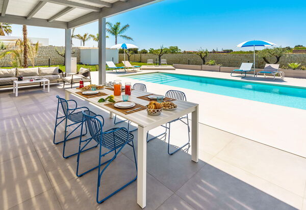 Casa Colori - Noto, Sicilia: all'aperto, Autunno, Balcone / Terrazza / Patio, Estate, Esterni, Piscina, Primavera