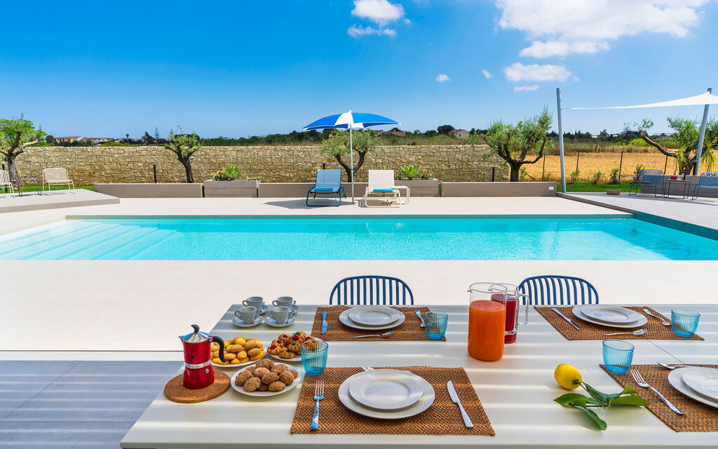 Casa Colori - Noto, Sicilia: all'aperto, Autunno, Balcone / Terrazza / Patio, Estate, Esterni, Piscina, Primavera