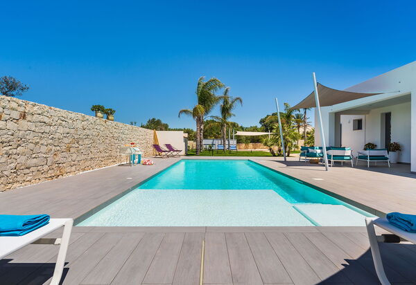 Villa Le Palme - Noto, Sicilia: all'aperto, Autunno, Balcone / Terrazza / Patio, Estate, Esterni, Piscina, Primavera