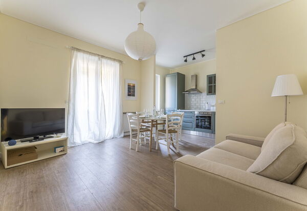 Spacious Apartment In Sori With Large Terrace - Sori, Liguria: Autunno, Estate, Primavera, Sala da pranzo, Soggiorno