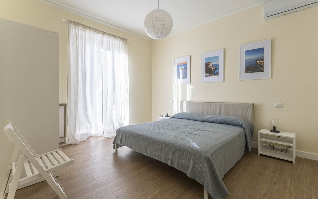 Spacious Apartment In Sori With Large Terrace - Sori, Liguria: Autunno, Camera da letto, Estate, Primavera