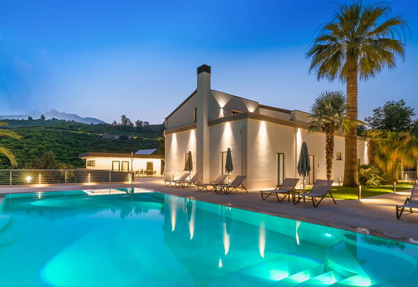 Villa Decoro - Mascali, Sicilia: all'aperto, Autunno, Balcone / Terrazza / Patio, Estate, Esterni, Giardino, Piscina, Primavera