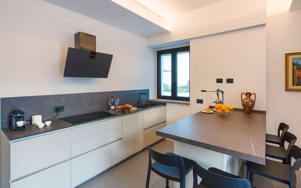 Villa Decoro - Mascali, Sicilia: Autumn, Kitchen, Spring, Summer