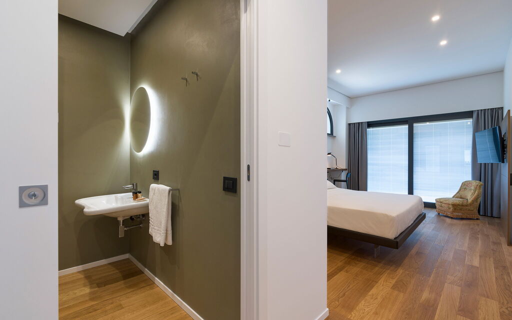 Villa Decoro - Mascali, Sicilia: Autumn, Bathroom, Bedroom, Spring, Summer