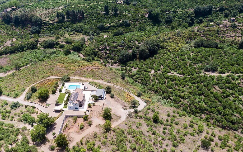 Villa Decoro - Mascali, Sicilia: Amenities, Autumn, Balcony / Terrace / Patio, Garden, Outdoor, Pool, Scenic View, Spring, Summer