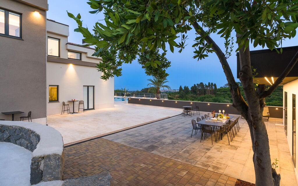 Villa Decoro - Mascali, Sicilia: Autumn, Balcony / Terrace / Patio, Building Exterior, Outdoor, Spring, Summer