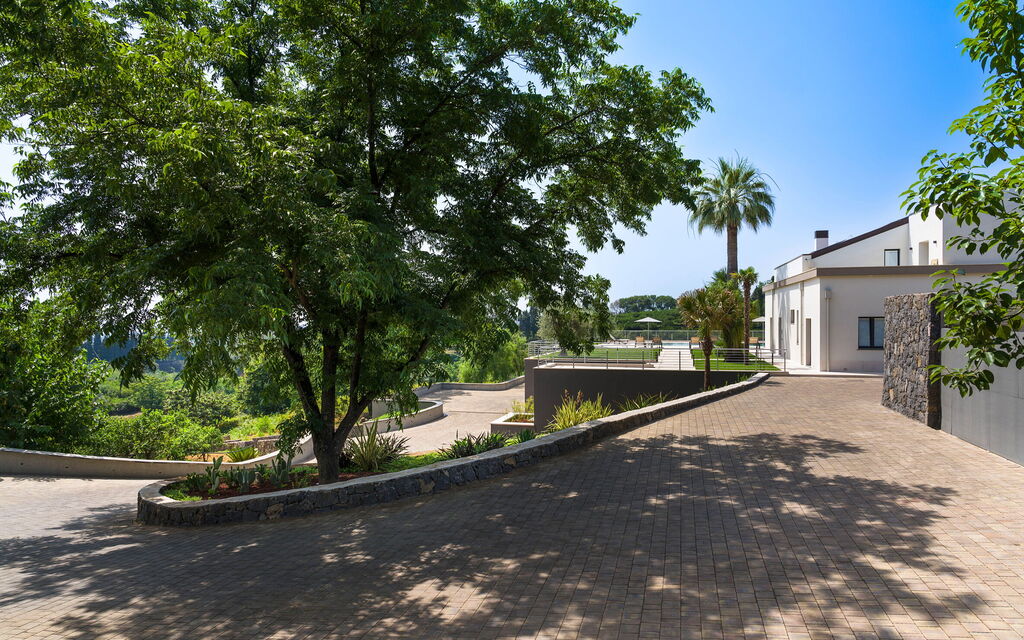 Villa Decoro - Mascali, Sicilia: Autumn, Balcony / Terrace / Patio, Building Exterior, Outdoor, Spring, Summer