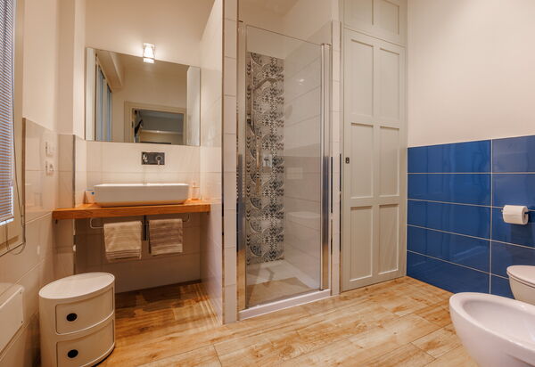 Lucy Florence Charming Modern Apartment Near Piazza Della Libertà: Autumn, Bathroom, Spring, Summer, Winter