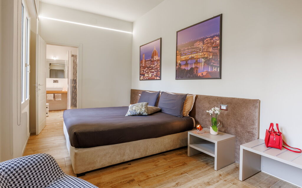 Lucy Florence Charming Modern Apartment Near Piazza Della Libertà: Autumn, Bedroom, Spring, Summer, Winter