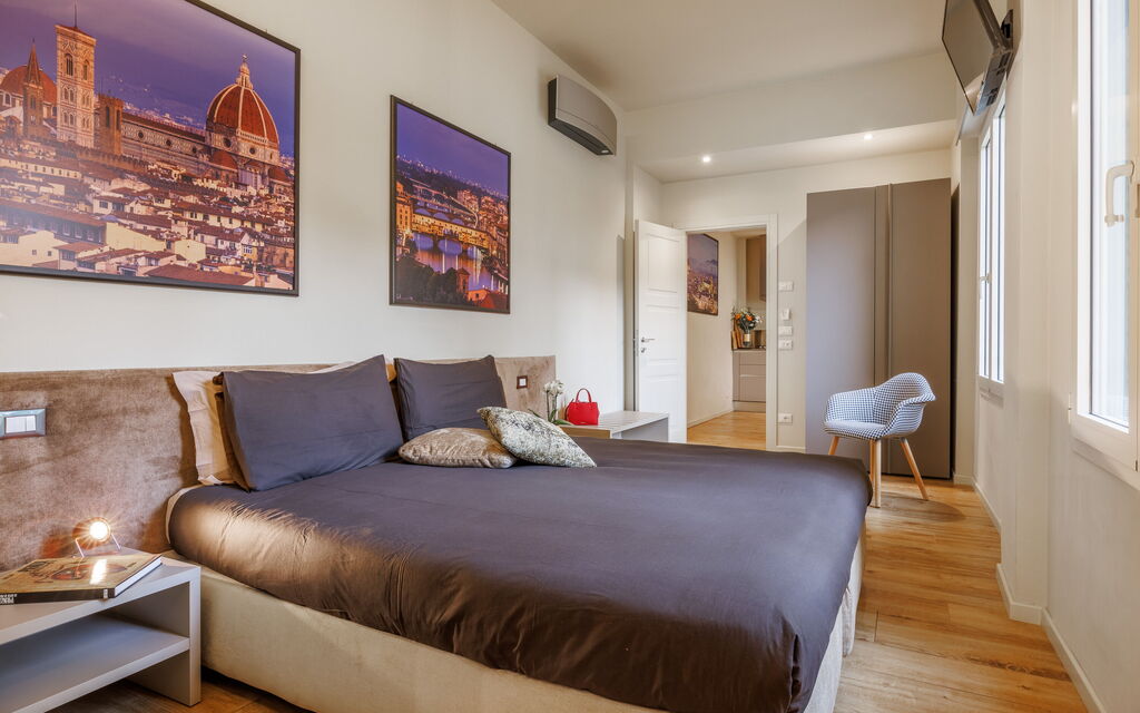 Lucy Florence Charming Modern Apartment Near Piazza Della Libertà: Autumn, Bedroom, Spring, Summer, Winter